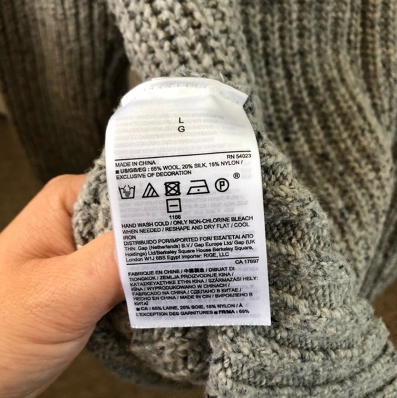 Banana Republic Crewneck Sweater - Picture 5 of 6